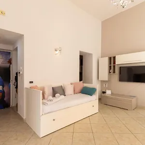 With Sea View With 2 Lifts Above Montesanto! , Napoli Italia